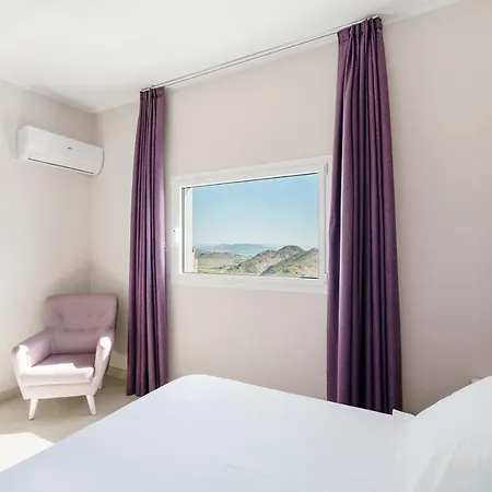 Mamabels Hotel