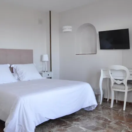 Mamabels Hotel 2*
