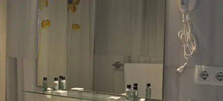 Mamabels Hotel 2*