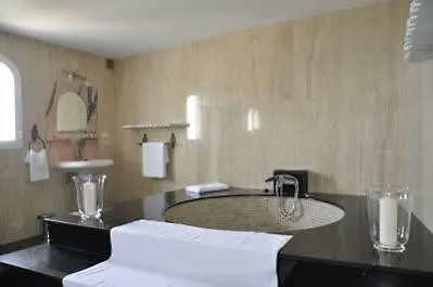 Mamabels Hotel 2*